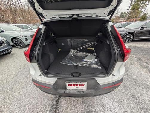 2026 Volvo XC40 B5 Plus