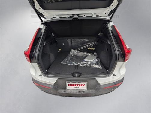 2026 Volvo XC40 B5 Plus