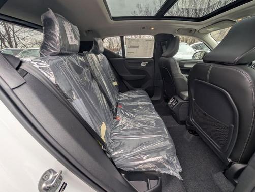Crystal White 2026 Volvo XC40 B5 Plus
