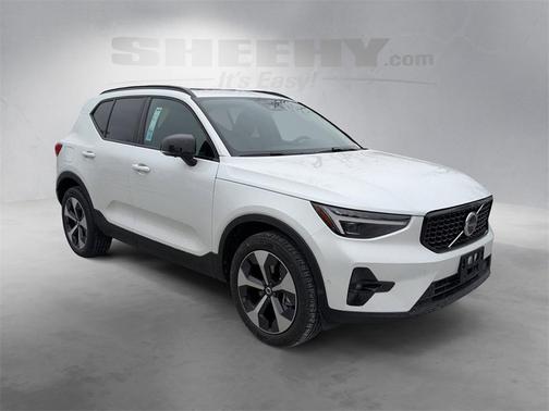 2026 Volvo XC40 B5 Plus