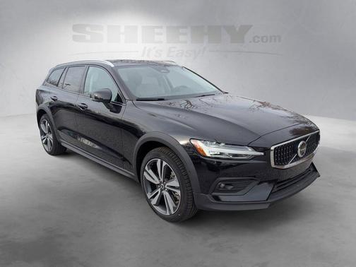 Onyx Black Metallic 2026 Volvo V60 Cross Country B5 Plus