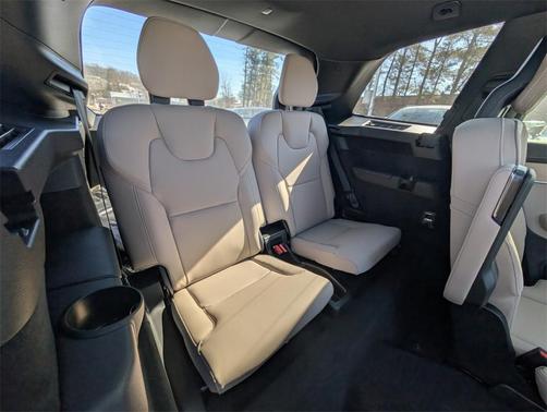 2026 Volvo XC90 B6 Plus 6-Seater