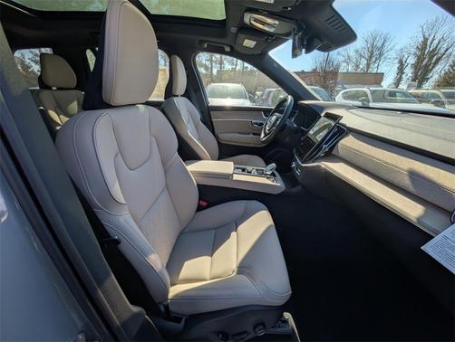 2026 Volvo XC90 B6 Plus 6-Seater