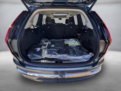 2025 Volvo XC90 Plug-In Hybrid T8 Ultra 7-Seater
