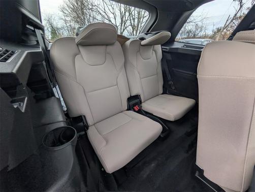 2026 Volvo XC90 B5 Core