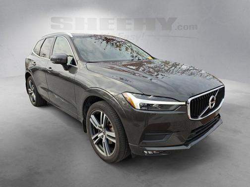 2021 Volvo XC60 T5 Momentum