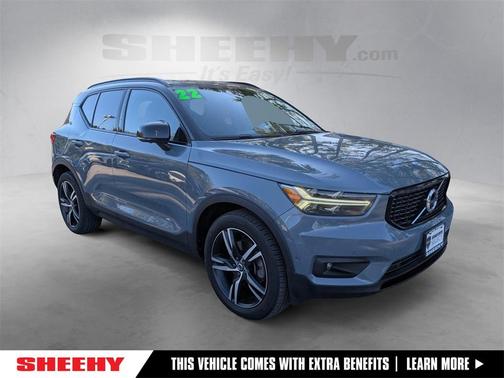 2022 Volvo XC40 T5 R-Design