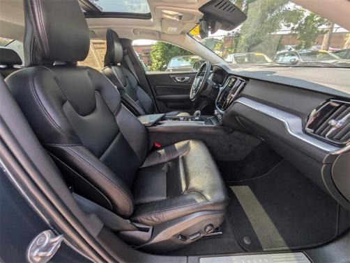 2025 Volvo S60 B5 Core