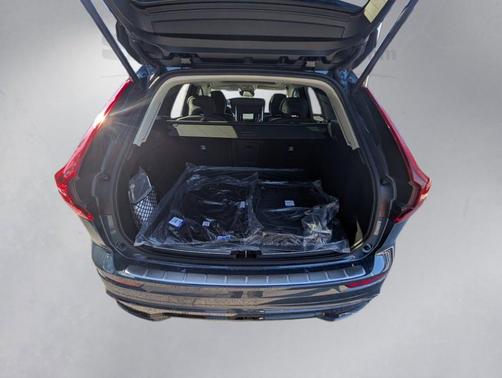 Denim Blue Metallic 2026 Volvo XC60 B5 Ultra