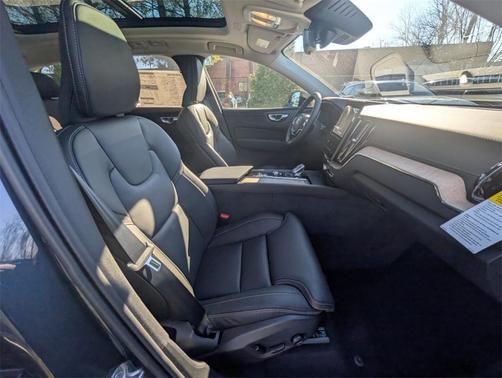 2026 Volvo XC60 B5 Ultra