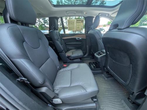 2024 Volvo XC90 B6 Plus Bright Theme 6-Seater