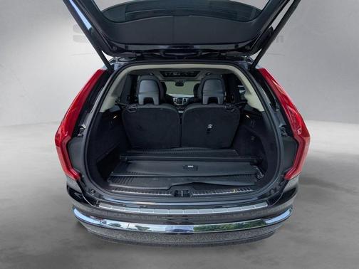 2024 Volvo XC90 B6 Plus Bright Theme 6-Seater