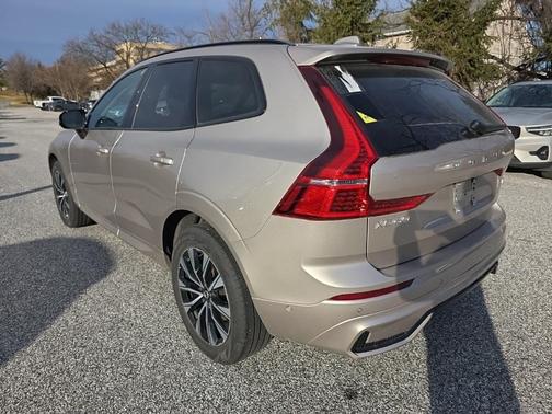 2025 Volvo XC60 B5 Plus