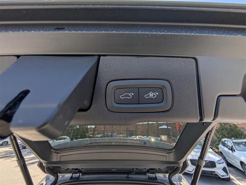 2025 Volvo XC60 Plug-In Hybrid T8 Plus