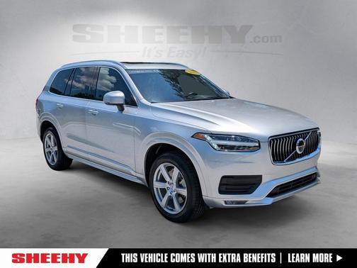 2022 Volvo XC90 T5 Momentum 7 Passenger