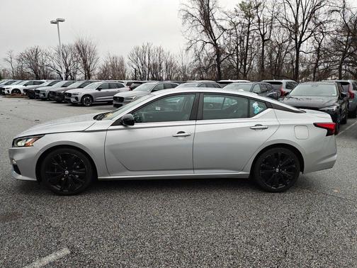 2021 Nissan Altima 2.5 SR