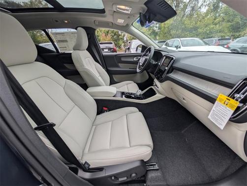 2026 Volvo XC40 B5 Ultra