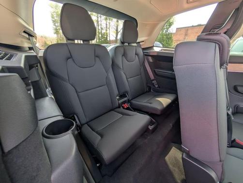 Onyx Black Metallic 2026 Volvo XC90 B6 Plus 7-Seater