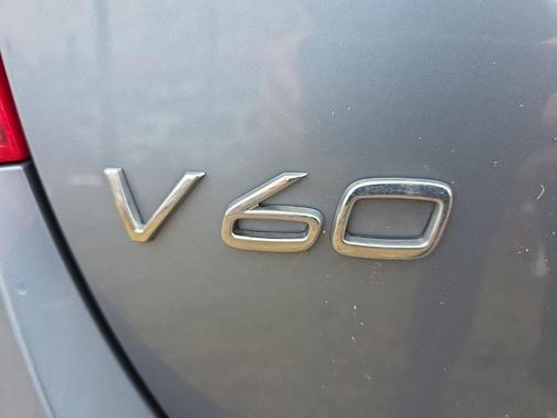 2017 Volvo V60 Cross Country T5