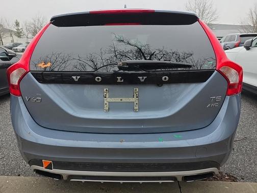 2017 Volvo V60 Cross Country T5