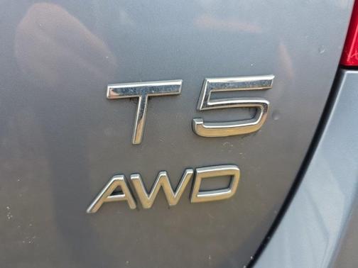 2017 Volvo V60 Cross Country T5