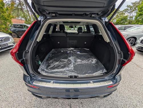 2025 Volvo XC60 Plug-In Hybrid T8 Plus