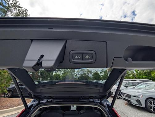 2025 Volvo XC60 Plug-In Hybrid T8 Plus