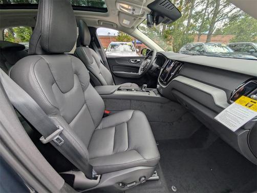 2025 Volvo XC60 Plug-In Hybrid T8 Plus