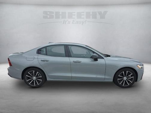 2025 Volvo S60 Plug-In Hybrid T8 Plus