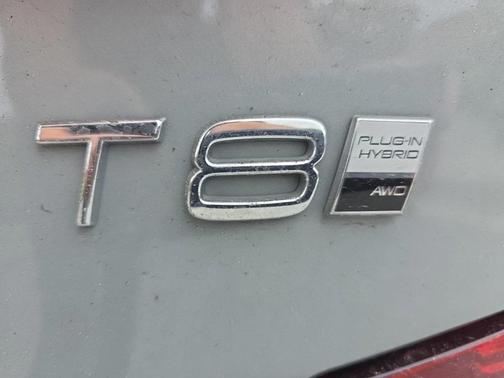 2025 Volvo S60 Plug-In Hybrid T8 Plus