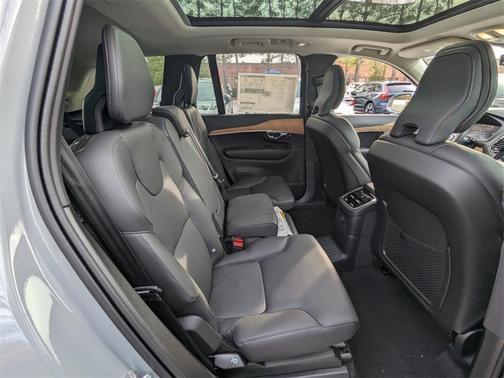 2025 Volvo XC90 Plug-In Hybrid T8 Plus 7-Seater