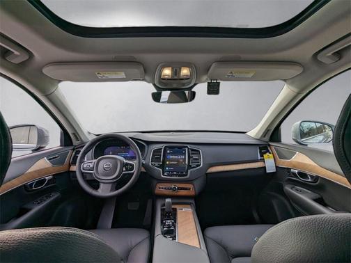 2025 Volvo XC90 Plug-In Hybrid T8 Plus 7-Seater