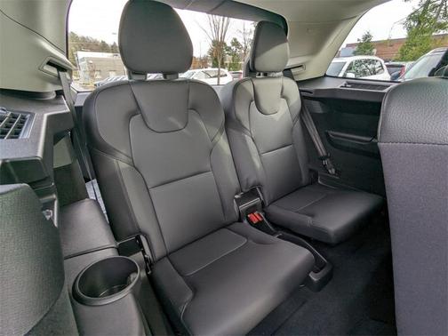 2025 Volvo XC90 Plug-In Hybrid T8 Plus 7-Seater