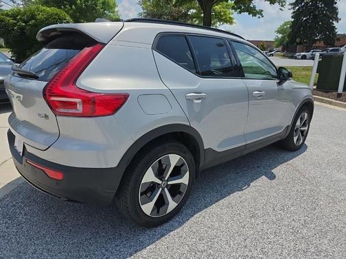 Silver 2023 Volvo XC40 B5 Plus Dark Theme