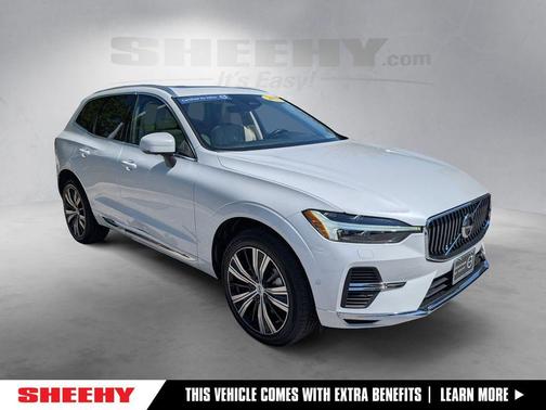 Crystal White Metallic 2023 Volvo XC60 Recharge Plug-In Hybrid T8 Plus Bright Theme