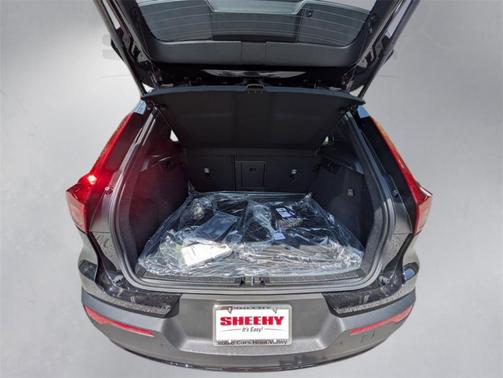 2026 Volvo XC40 B5 Plus