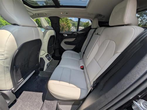 2026 Volvo XC40 B5 Plus