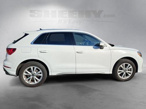2022 Audi Q3 45 S line Premium