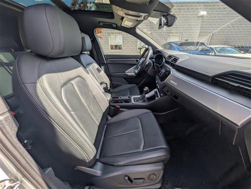 2022 Audi Q3 45 S line Premium