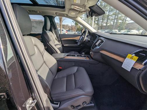 2025 Volvo XC90 Plug-In Hybrid T8 Plus 7-Seater