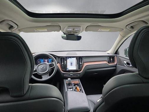 Metallic 2024 Volvo XC60 Recharge Plug-In Hybrid T8 Plus Dark Theme