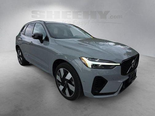 Metallic 2024 Volvo XC60 Recharge Plug-In Hybrid T8 Plus Dark Theme