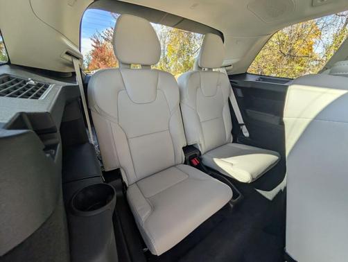 Crystal White Pearl 2026 Volvo XC90 B6 Ultra 7-Seater