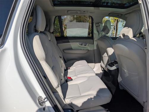 2026 Volvo XC90 B6 Ultra 7-Seater
