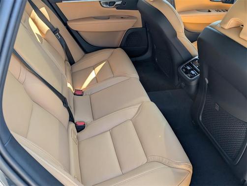 2026 Volvo V90 Cross Country B6 Ultra