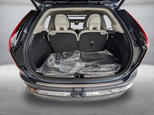 2025 Volvo XC90 Plug-In Hybrid T8 Ultra 6-Seater