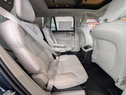 2025 Volvo XC90 Plug-In Hybrid T8 Ultra 6-Seater