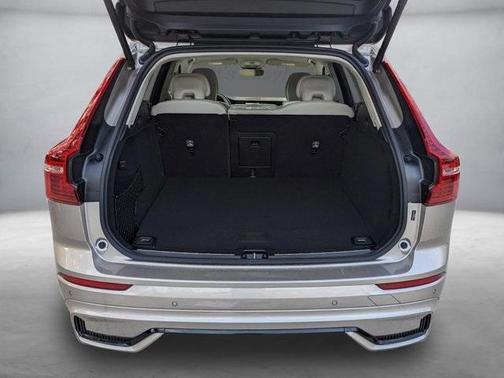 2025 Volvo XC60 Plug-In Hybrid T8 Ultra