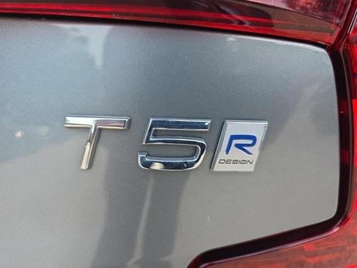 2019 Volvo S60 T5 R-Design