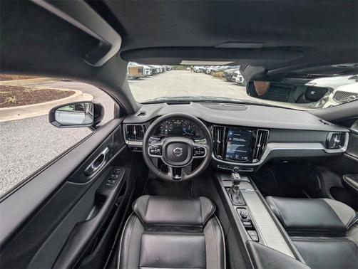 2019 Volvo S60 T5 R-Design